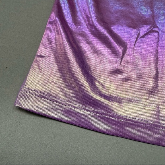 NWT! Purple shiny iridescent holographic short sleeve top, M. - Picture 6 of 8